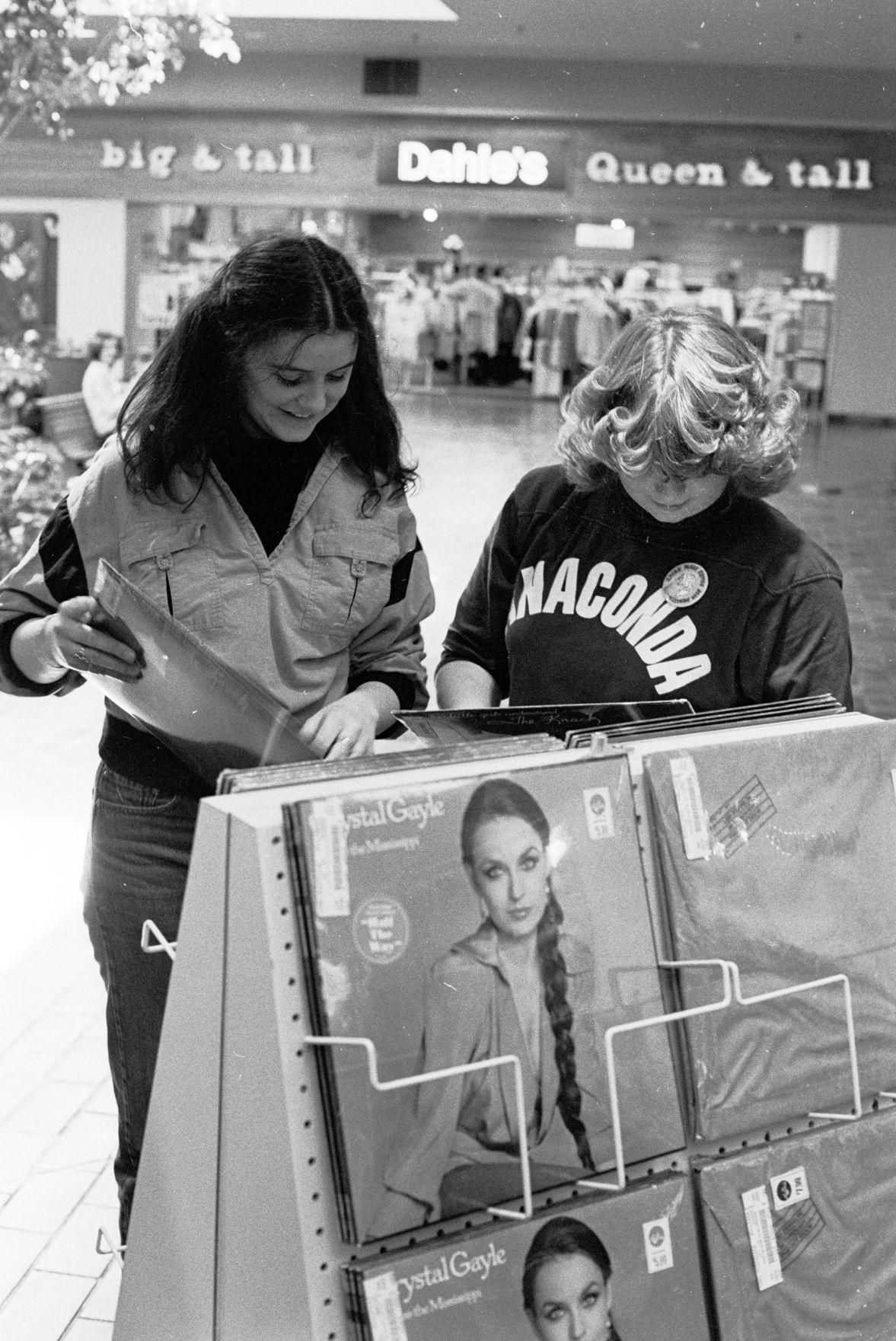 Girls shopping for music, 1980
